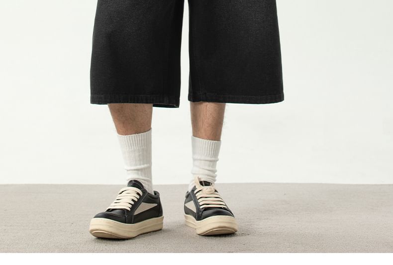 AXEN - Mid Rise Washed Capri Wijde Pijp Jorts
