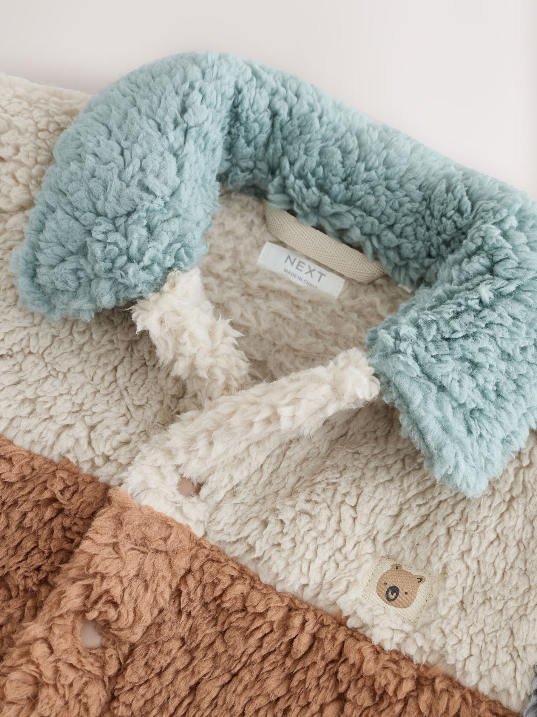 Naturel/Lichtbruin Scandi kleurblok - Fleece shacket van borg (3 mnd - 7 jr)