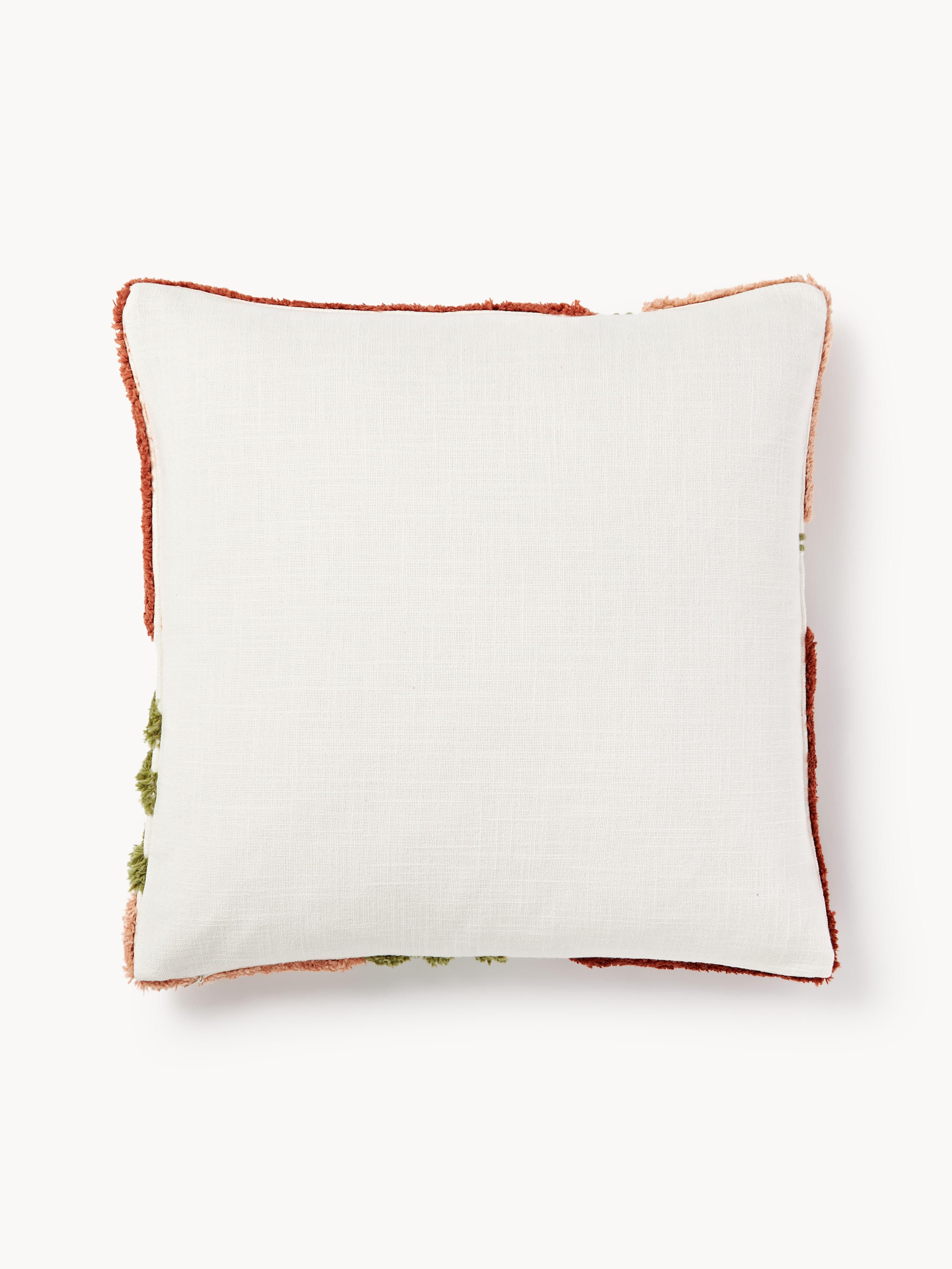Handgetufte kussenhoes Coraline met decoraties