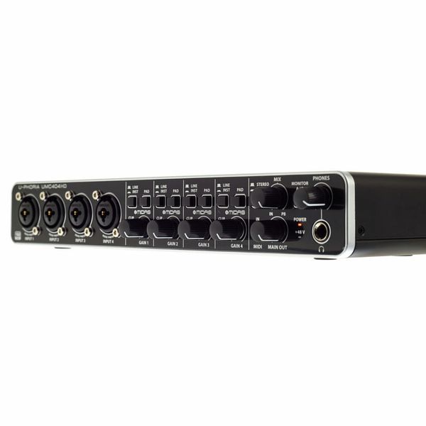 Behringer UMC404HD