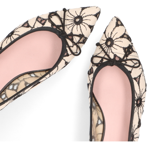 Pretty Ballerinas - Ella Marrón