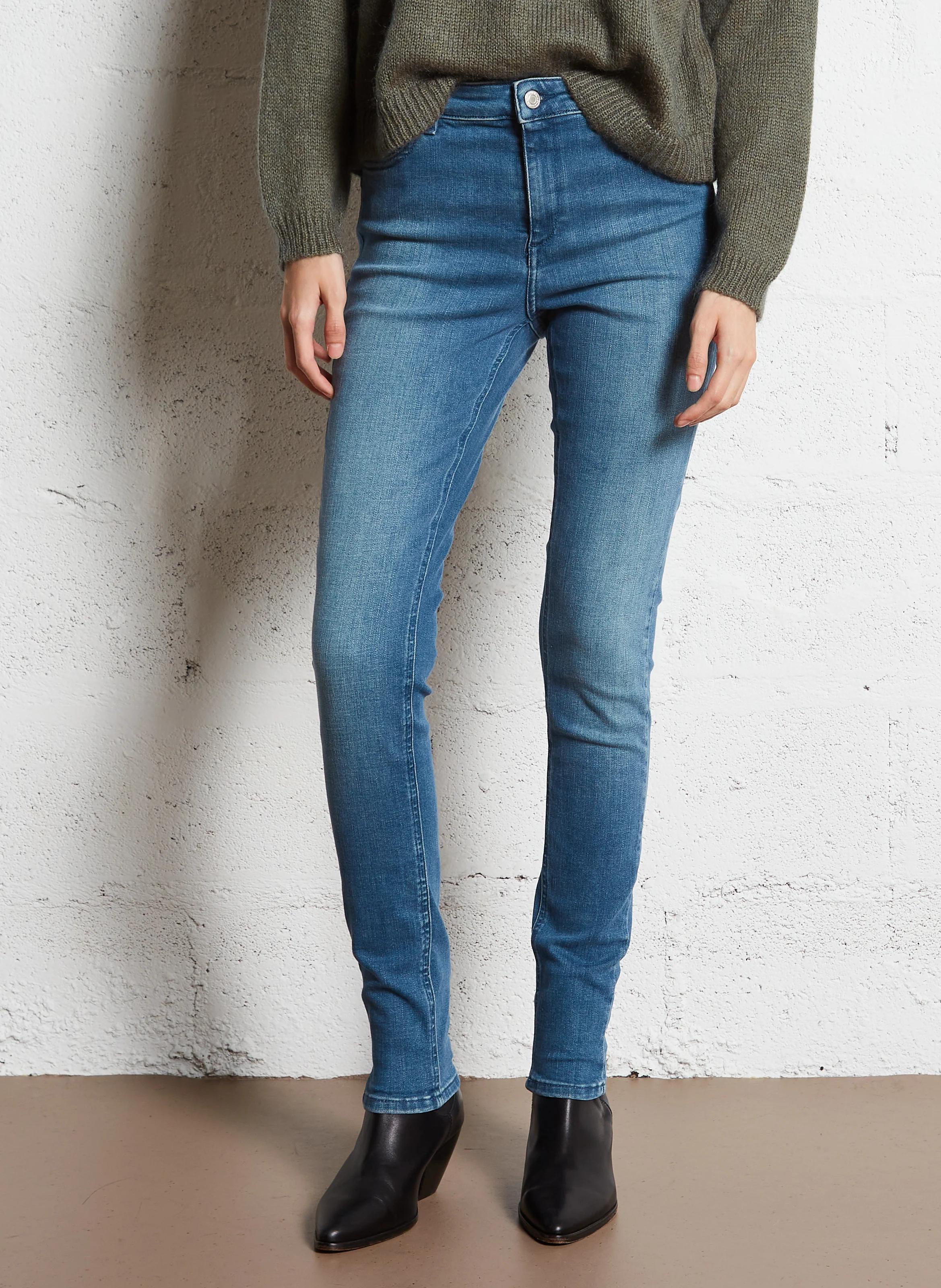 Jean slim sculptant avec détails clous en coton mélangé| Bleu