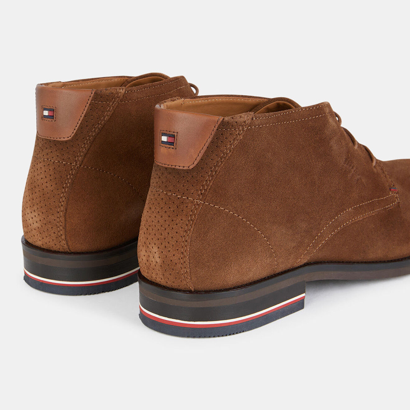 Tommy Hilfiger Desert Boots en Velours de cuir signature marron