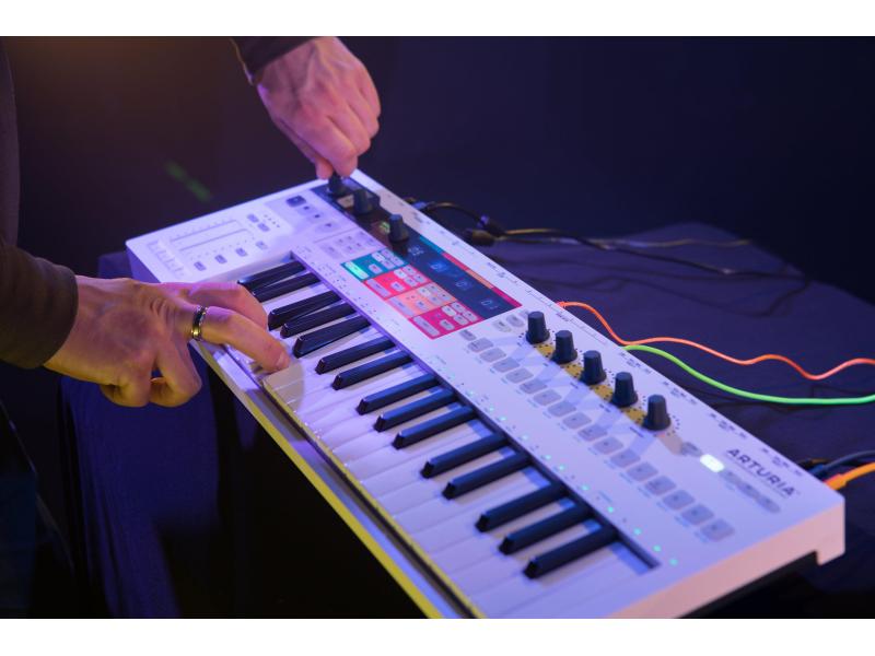 Arturia Keyboard Controller KeyStep Pro Kreativer Step Sequenzer