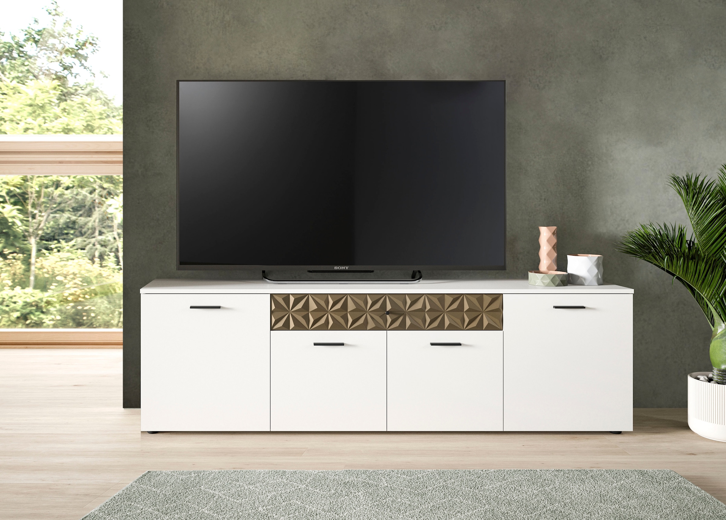 INOSIGN Lowboard »Vicenza, Breite 190cm, Ornamentabsetzung, 4 Türen, 1 Schubkasten« 8 Fächer, Metallgriffe, TV-Schrank, Fernsehschrank, Mediaboard