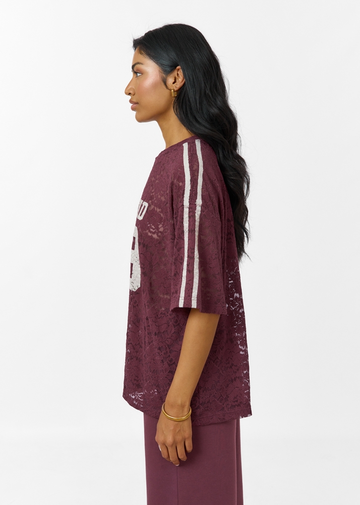 Beyond t-shirt burgundy