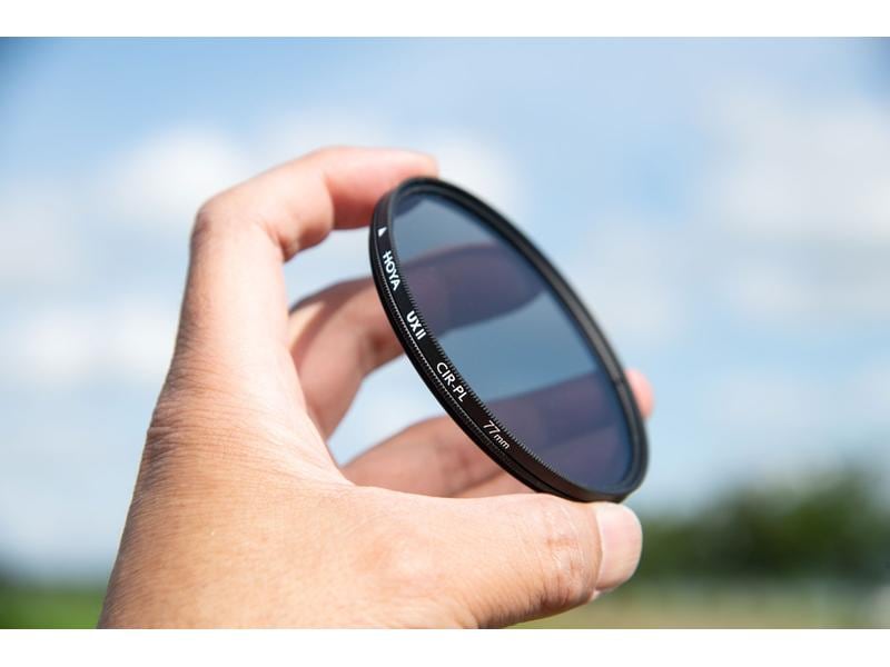 Hoya Polfilter UX II CIR-PL – 37 mm Zirkularer Polarisationsfilter mit effektiver Unterdrückung von Lichtreflexionen