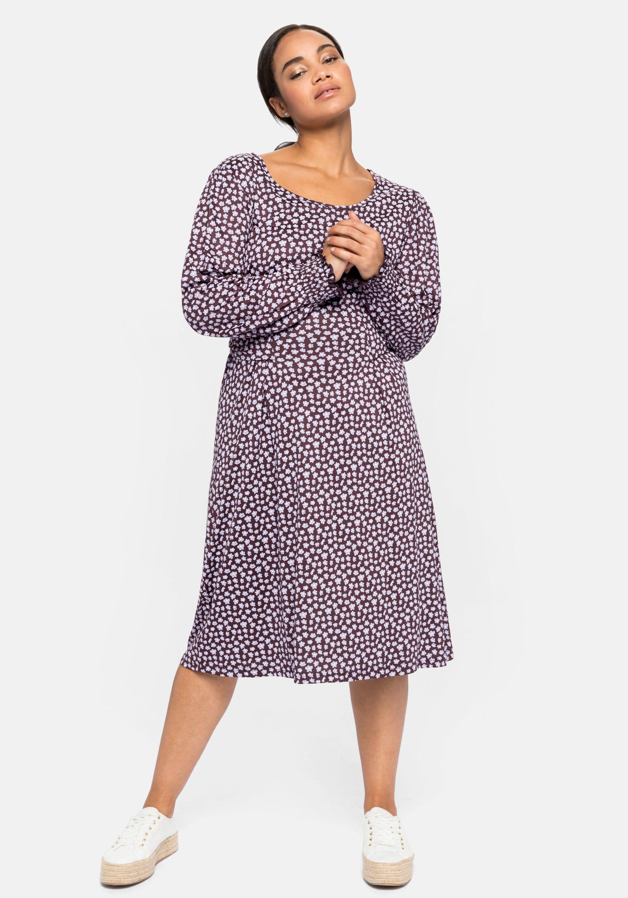 Jerseykleid mit Alloverdruck und Taillen-Bindeband