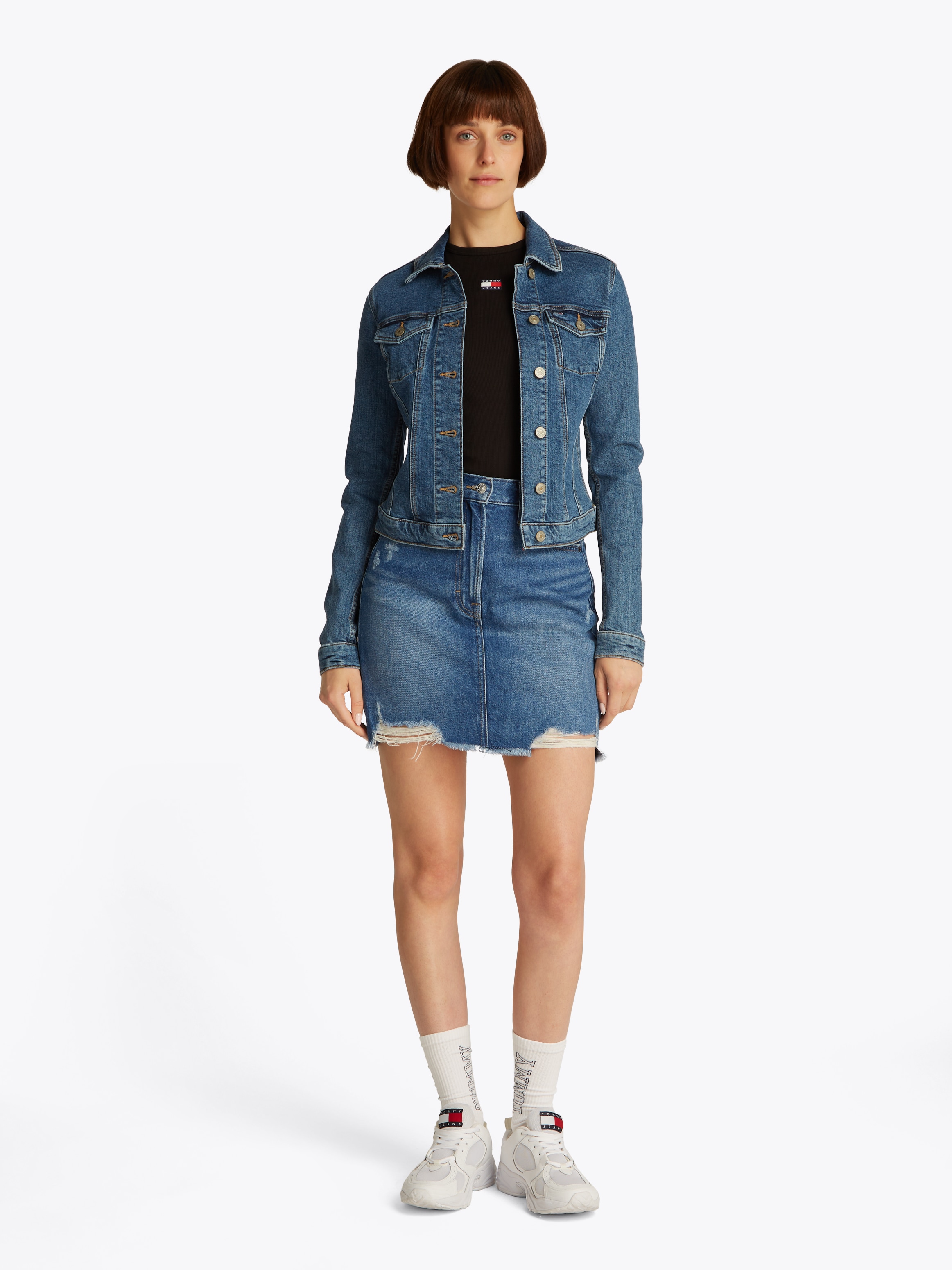 Tommy Jeans Jeansjacke »VIVIANNE SKN JACKET EXT BI8130« mit Logo-Badge
