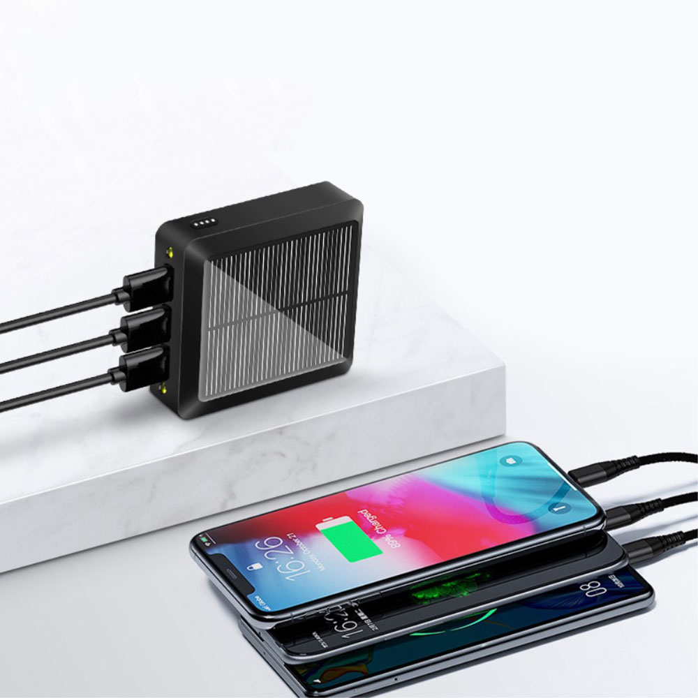 10000mAh Mini Solar Powerbank mit 3x USB A Anschluss    Dual LED Taschenlampe - Schwarz