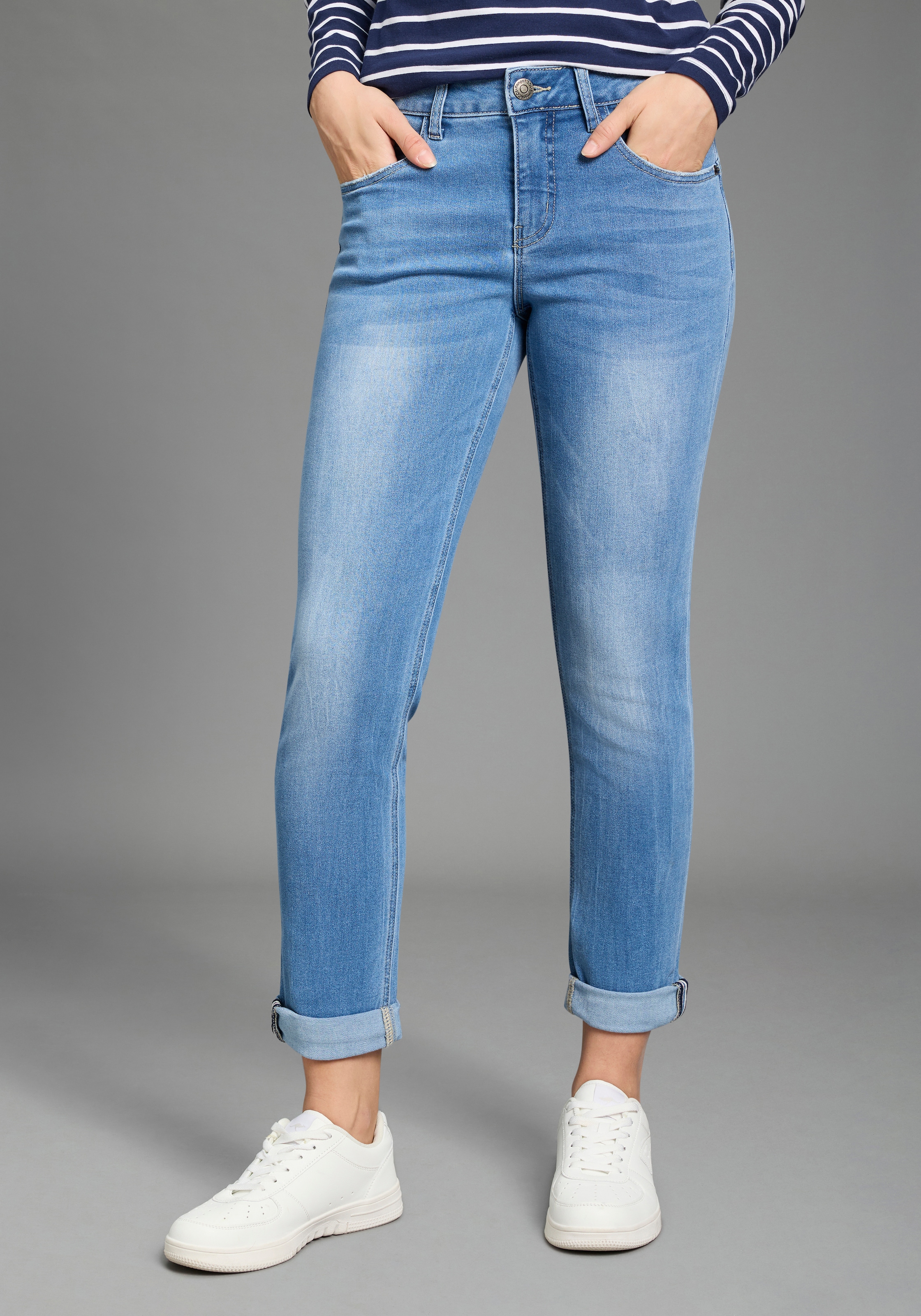KangaROOS Relax-fit-Jeans »RELAX-FIT HIGH WAIST«, knöchelfreie Schnittform,  krempelbare Beinabschlüsse