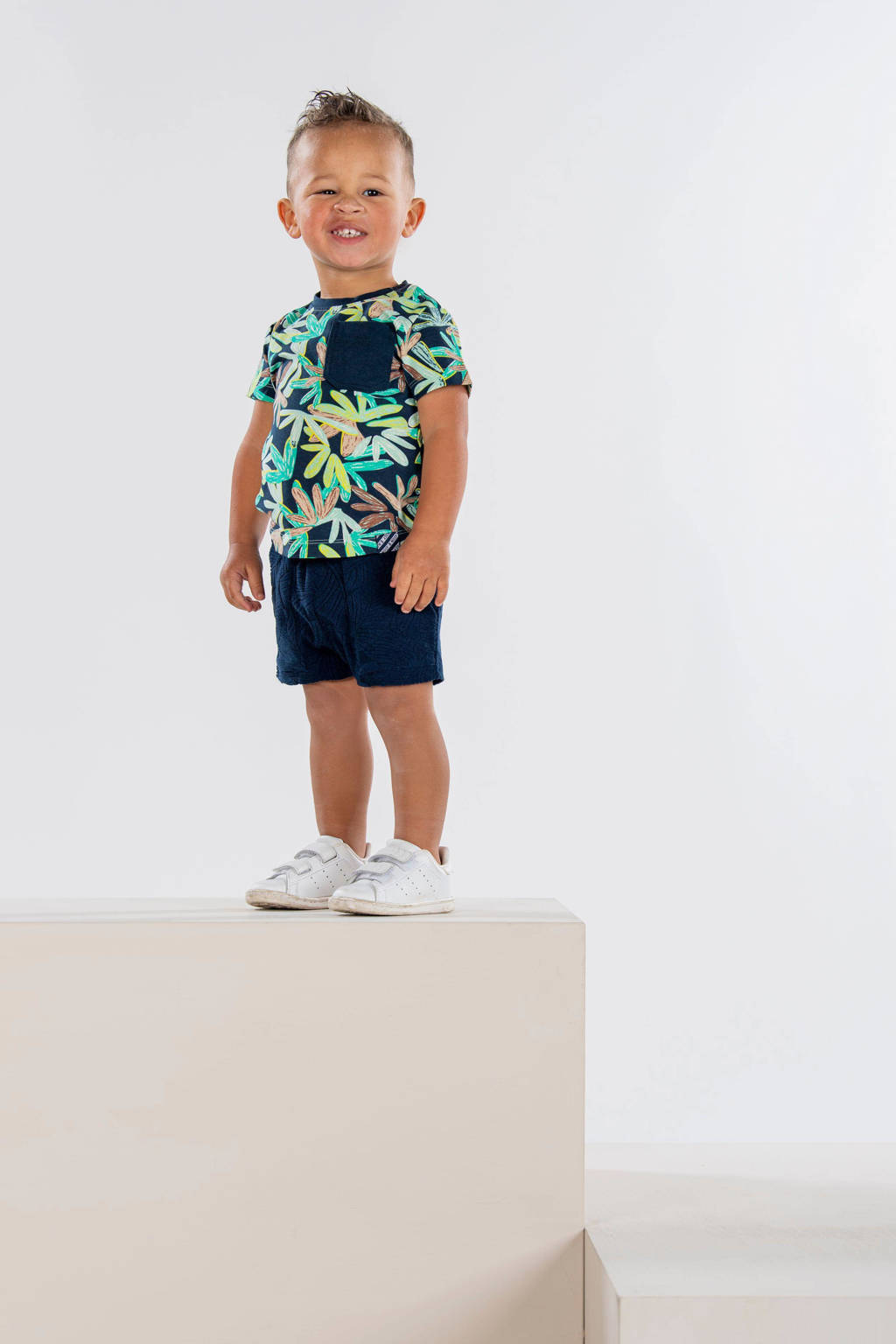 B.Nosy sweatshort met bladprint donkerblauw
