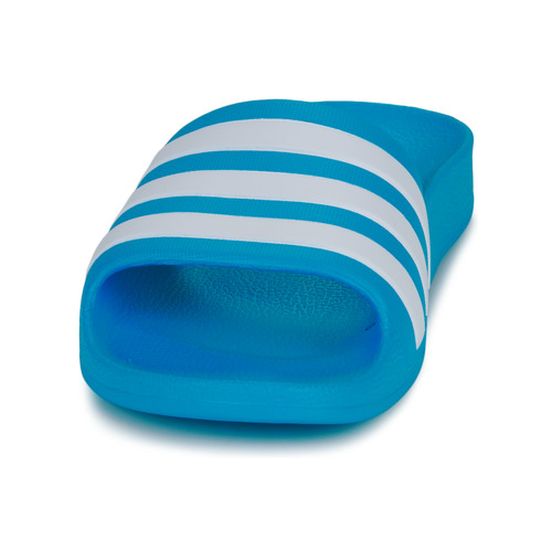 Adidas Sportswear - ADILETTE AQUA K - Bleu / Blanc