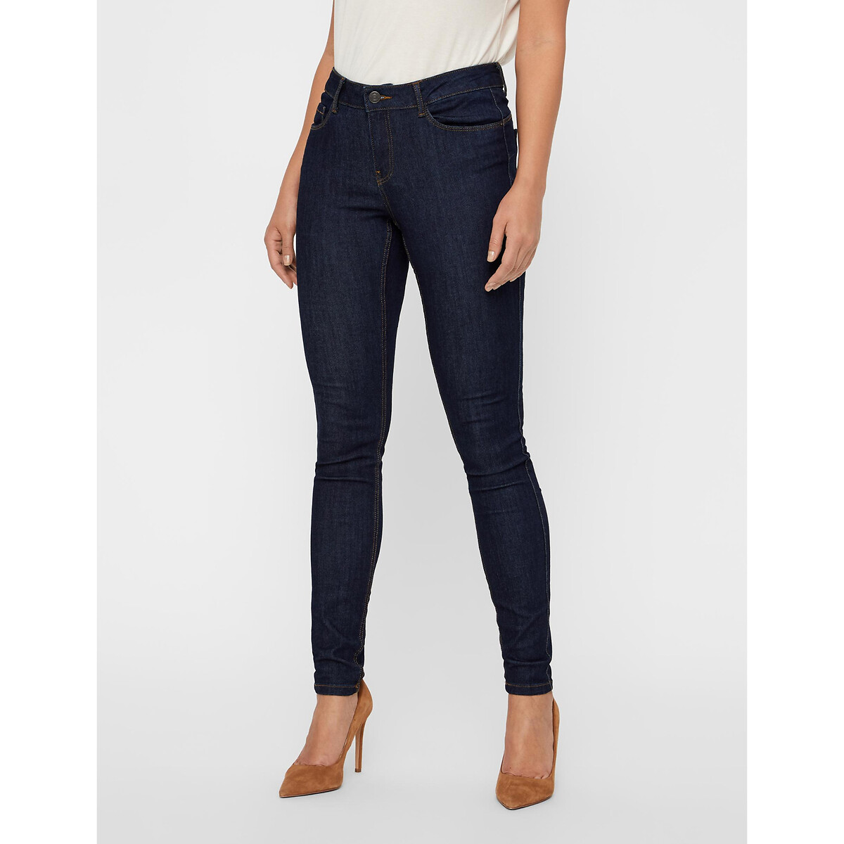 VERO MODA<br>Calças Skinny, Modele o corpo