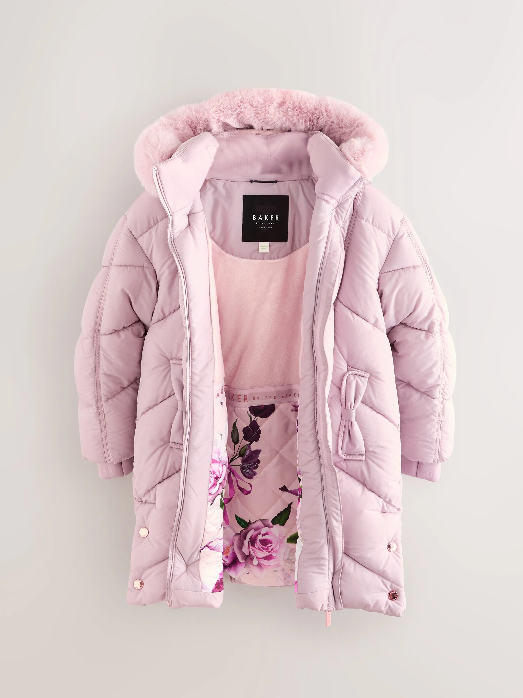 Roze - Baker by Ted Baker - Regenbestendige gewatteerde jas met strikzak en V-vormige print