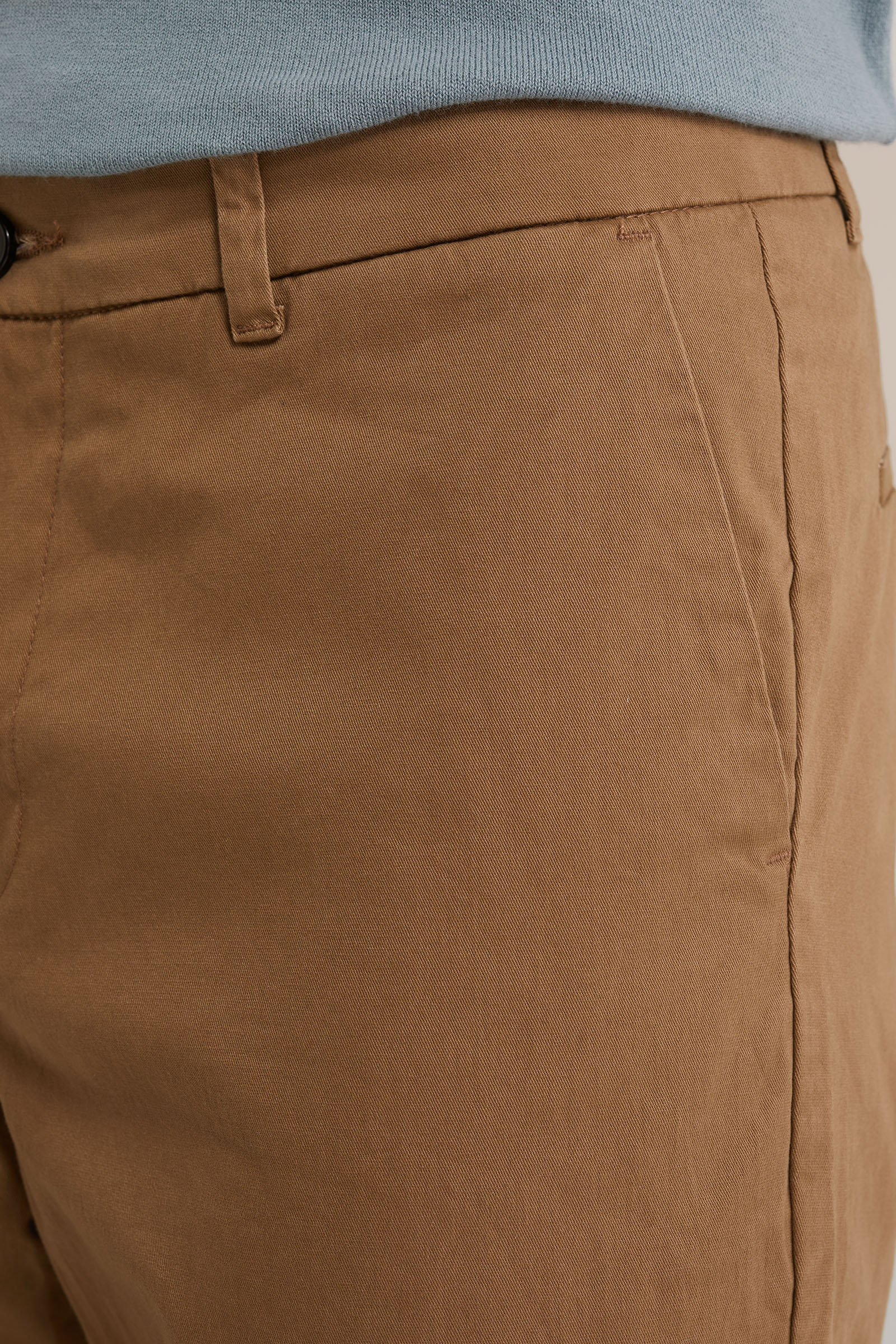 relaxed fit chino Fundamentals Kaneelbruin