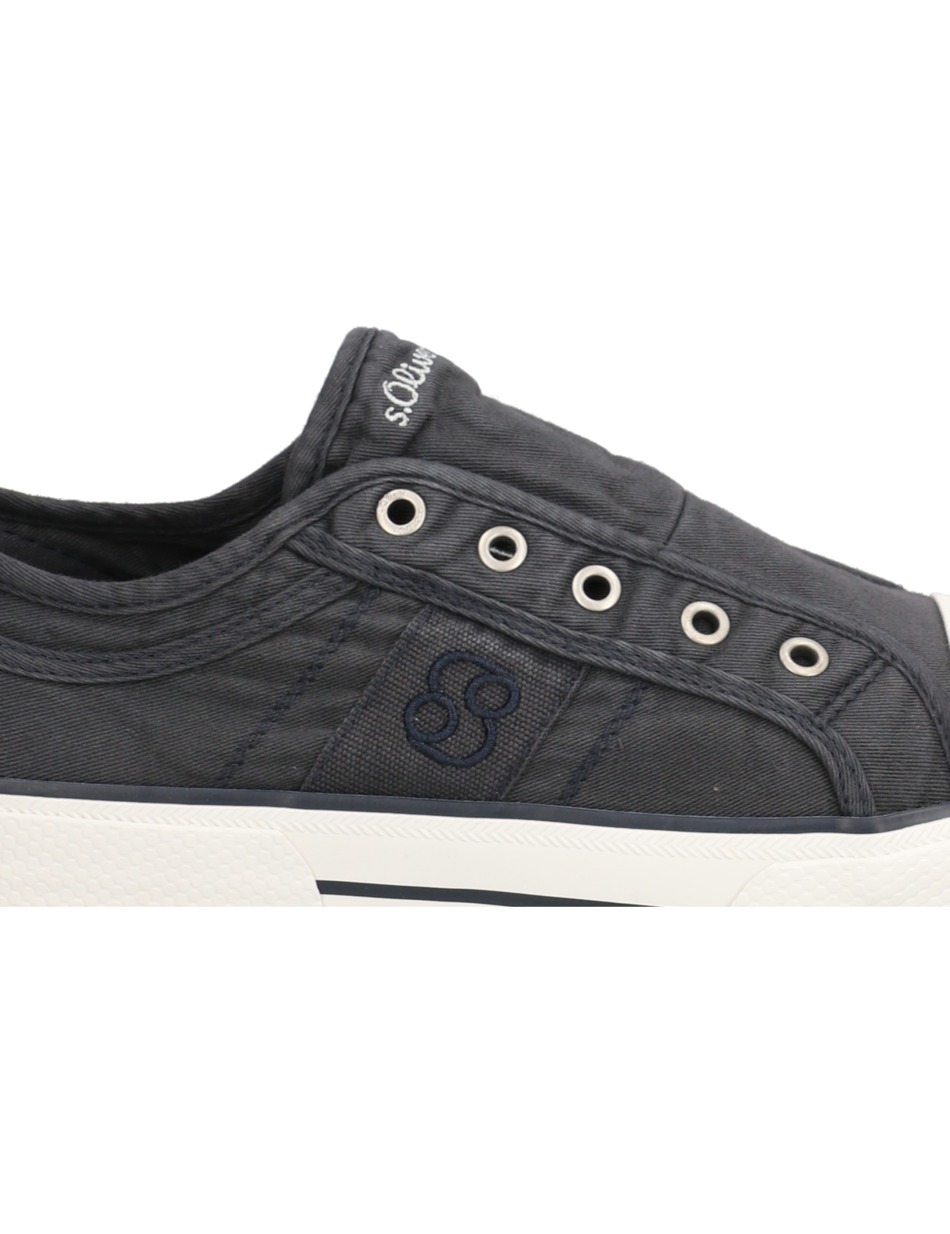 Canvas Sneaker