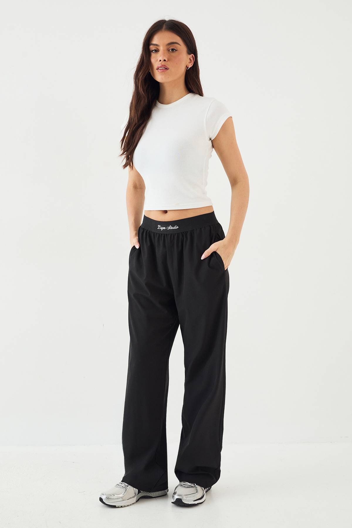 Pantalon DSGN Studio à Taille Élastique et Jambe Droite