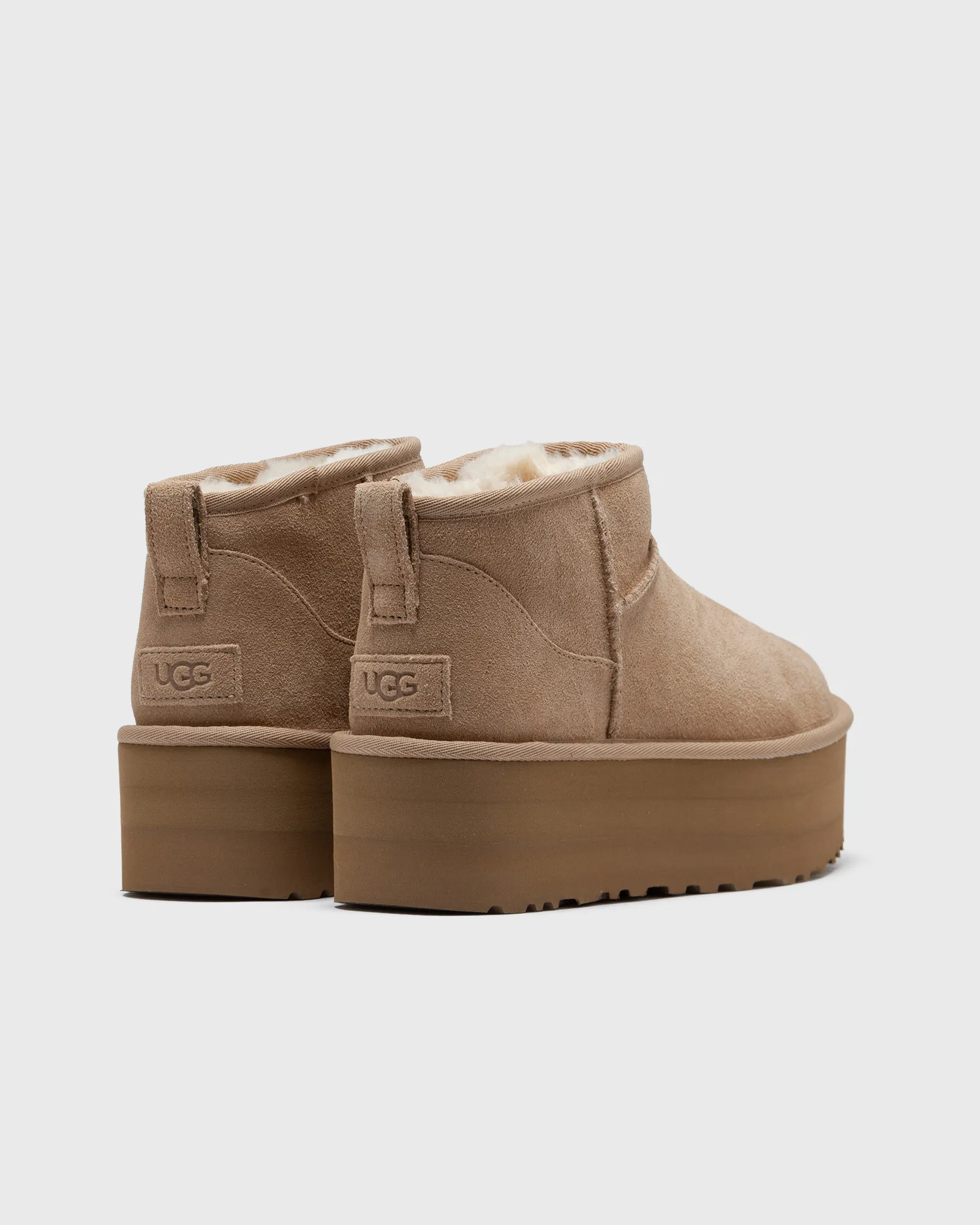 UGG WMNS CLASSIC ULTRA MINI PLATFORM