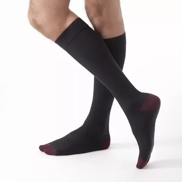 Meias longas masculinas Sigvaris Styles Colors Class 2, tamanho XXL, pretas.
