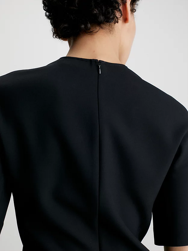 Vestido evasê de corte solto