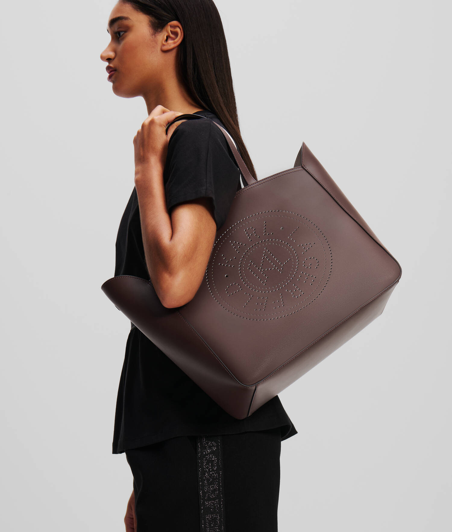 GRAND SAC CABAS PERFORÉ K/CIRCLE
