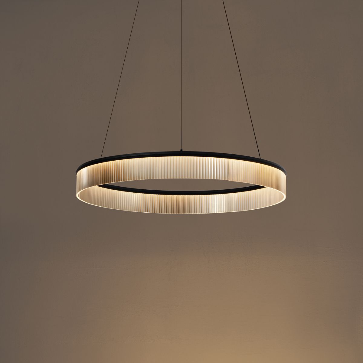 Moderne hanglamp zwart 78cm incl. LED 3-staps dimbaar - Anello Chandelier