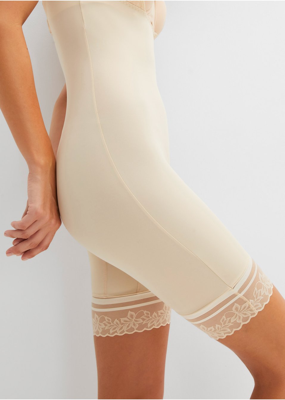Combishort sculptant avec effet sculptant modéré