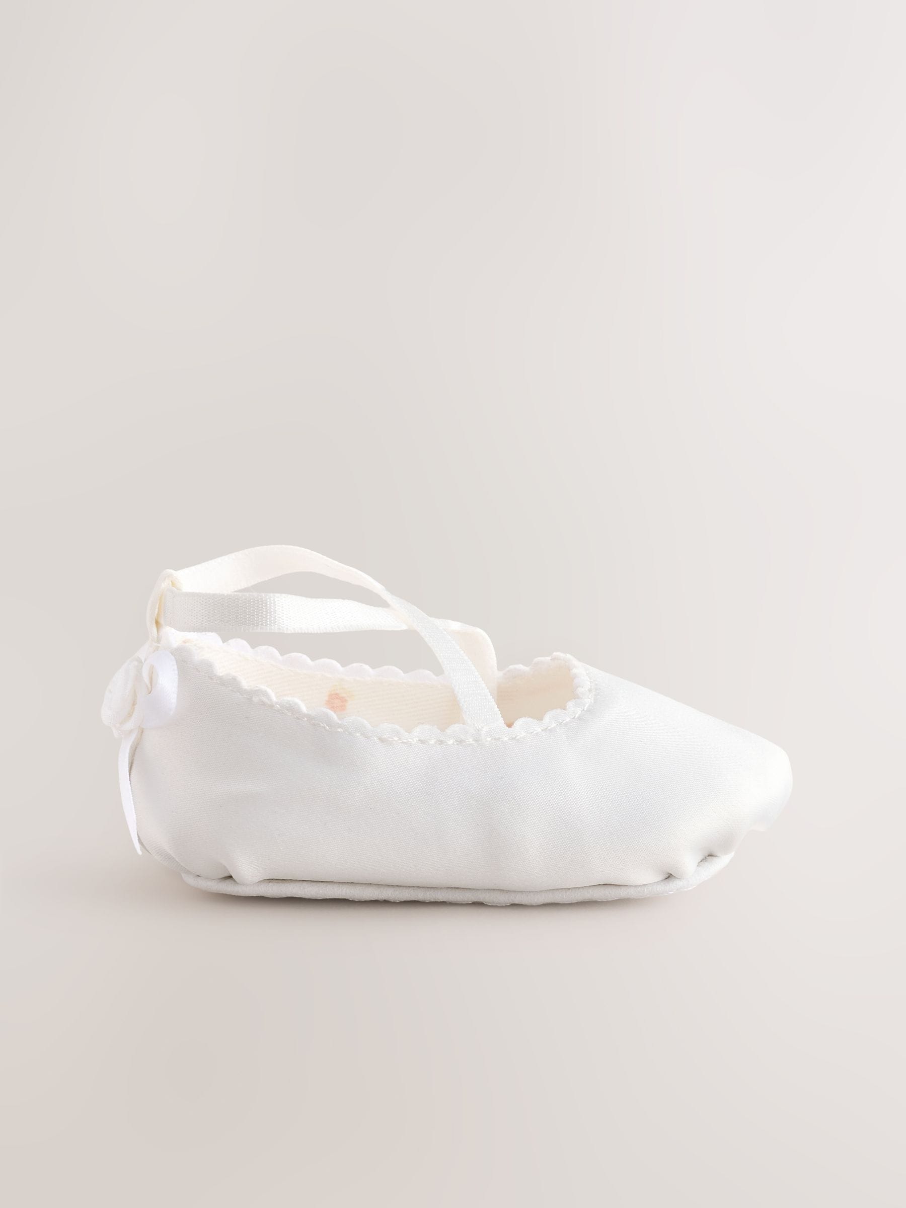 Wit - Feestelijke babyschoenen met strik (0-24mnd)