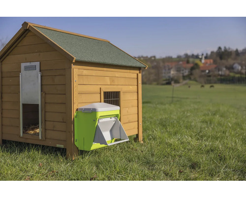 KERBL Smart Coop voerautomaat met trapklep, voor ca. 7,5 kg, 10 l pluimveevoer, kippenvoer, groen en wit