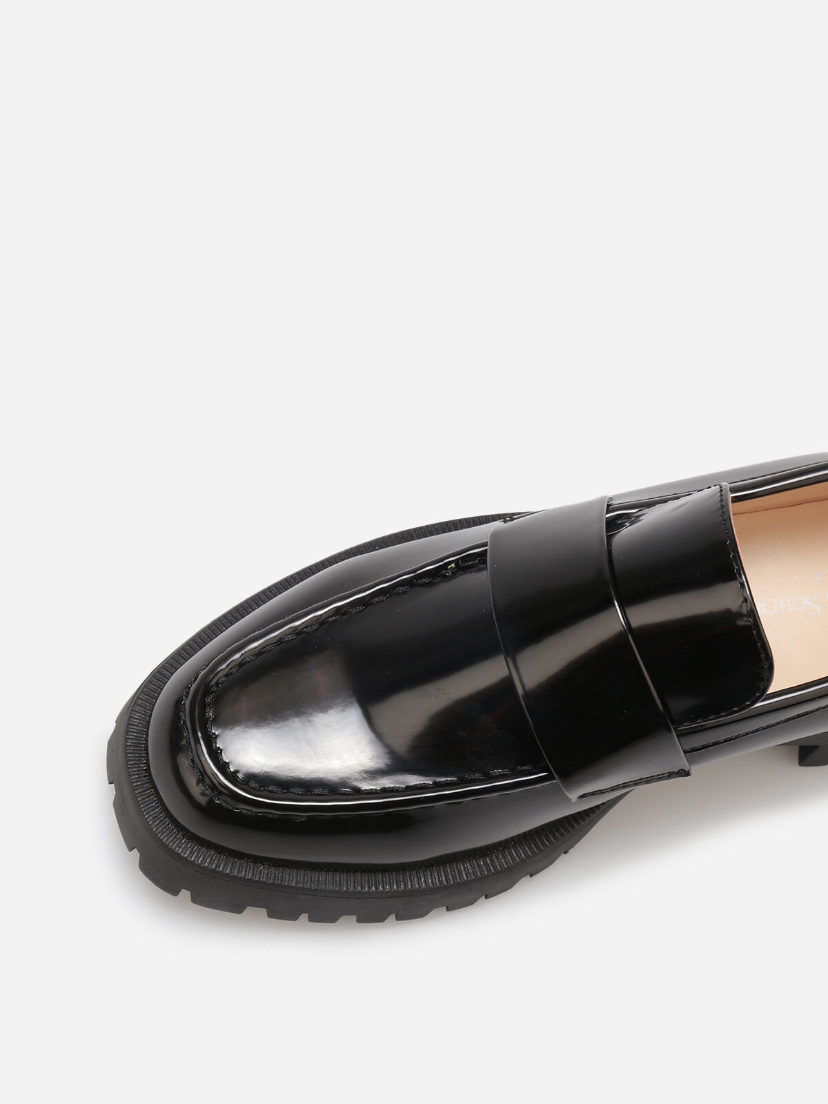 Mocassins vernis à semelle crantée- Noir