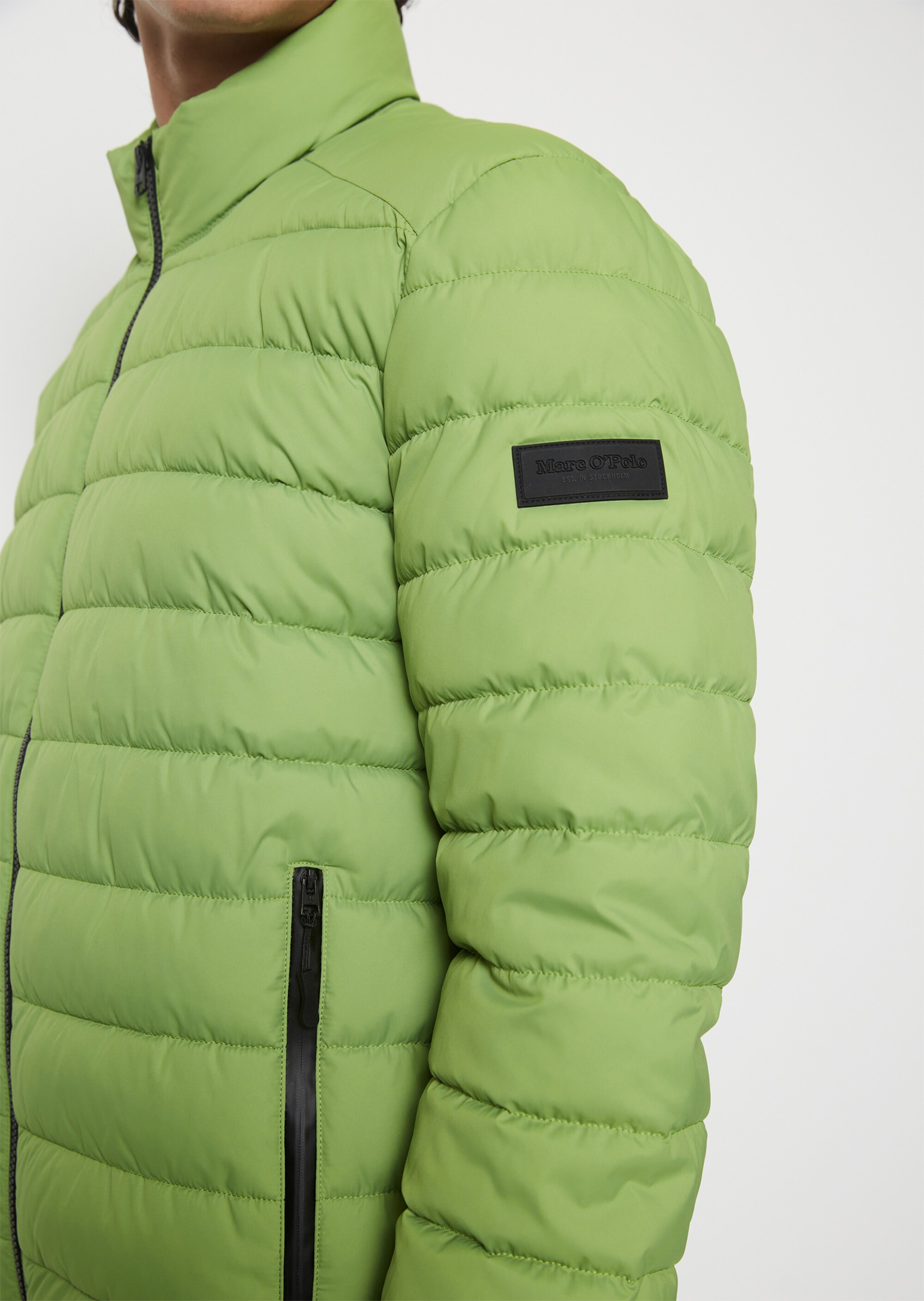 Steppjacke regular in leichter, wasserabweisender Qualität