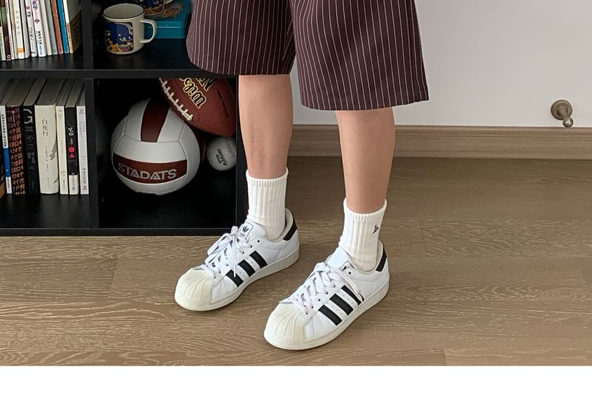 Vernanah - Gestreepte shorts met middelhoge taille