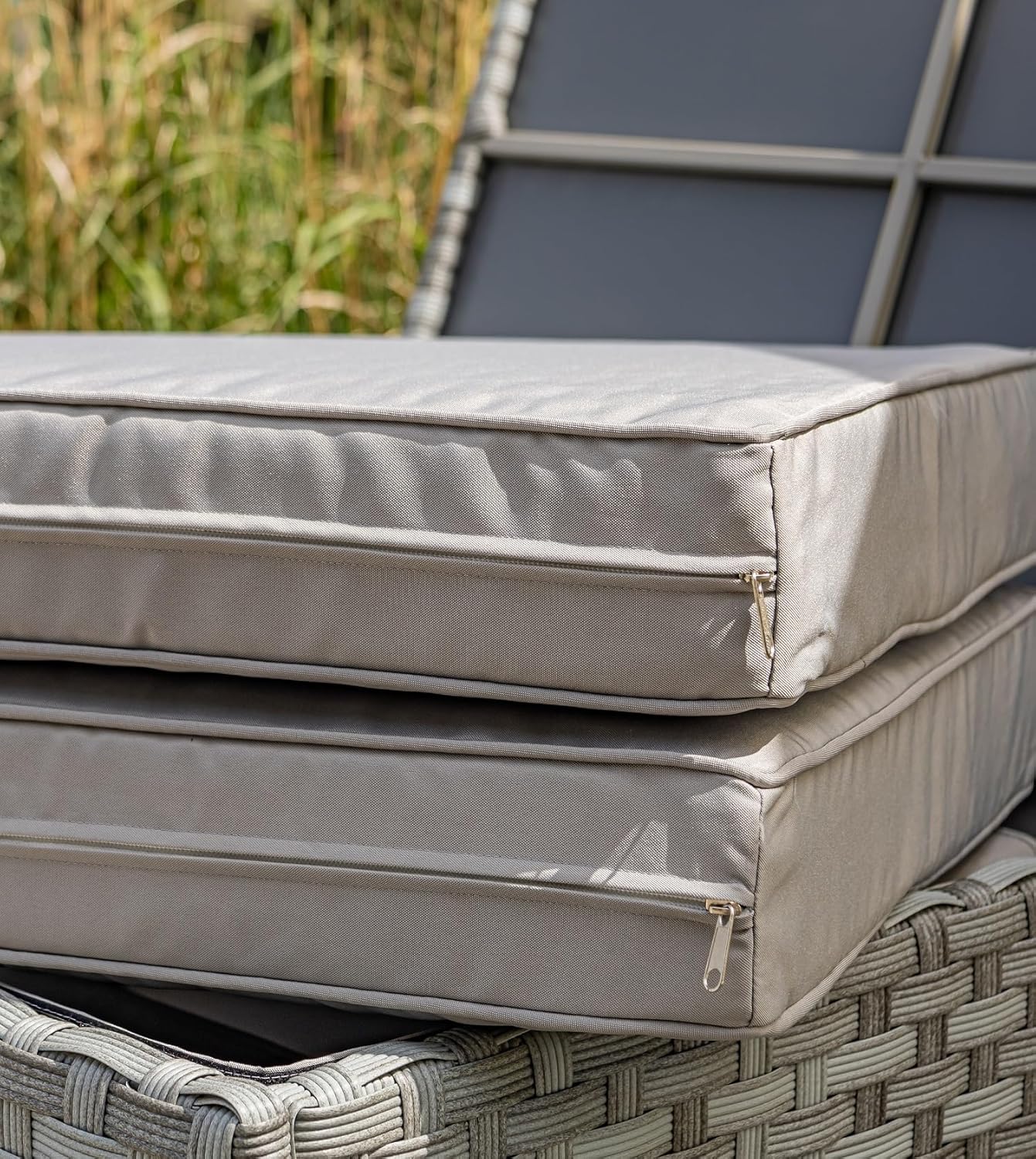 Ondis24 Gartenmöbel Set Hollywood, Sitzgruppe für 8 Personen, Gartenset mit Tisch Schirm Sitzkissen, Balkonmöbel Essgruppe Garten, Lounge Sitzgarnitur