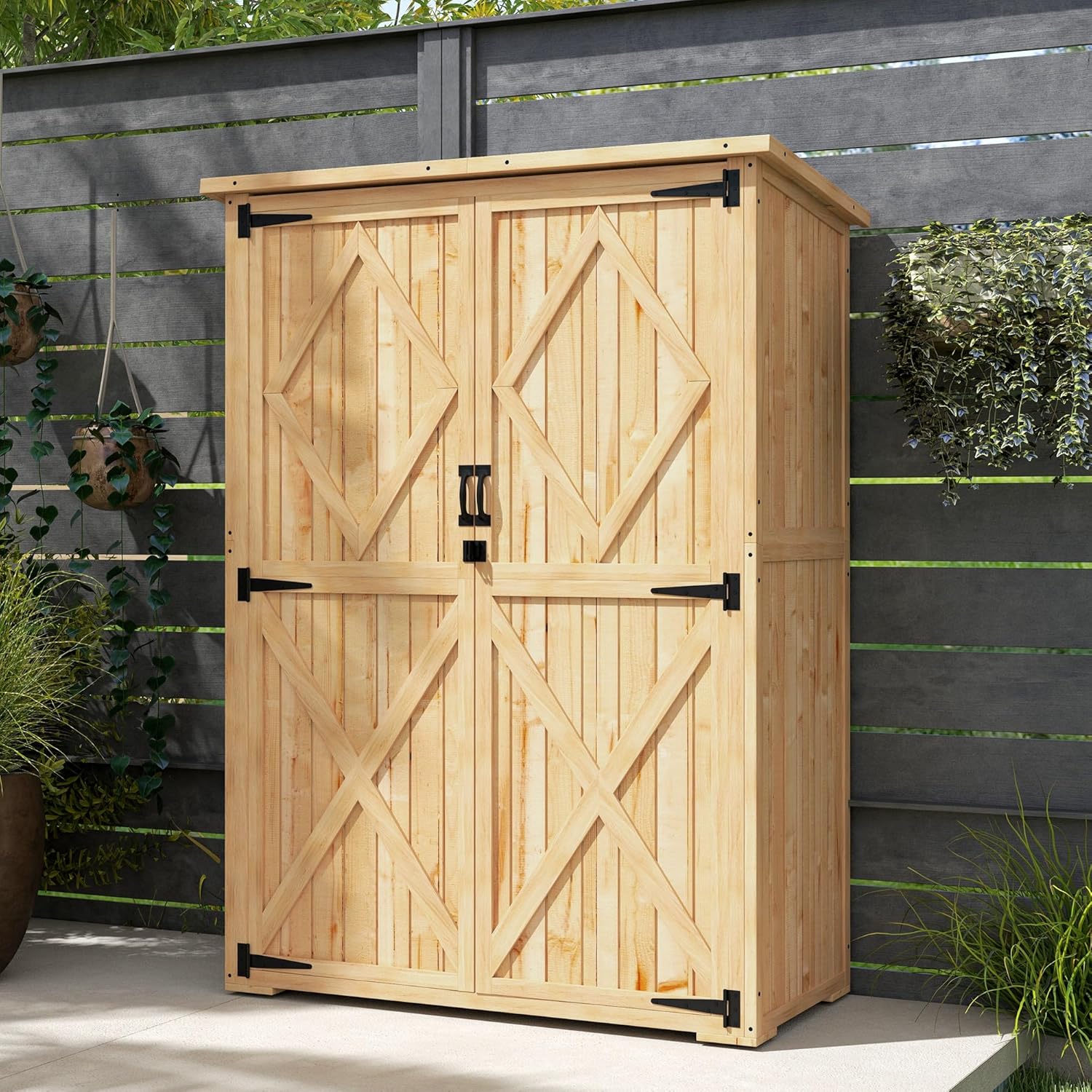 Outsunny Gartenschrank Holz, Geräteschuppen mit Abschließbar Doppeltür Asphalt-Dach Ablage 116,5x57x167cm, wetterfest Geräteschrank, Gerätehaus Gartenschuppen für Garten, Terrasse, Naturholz