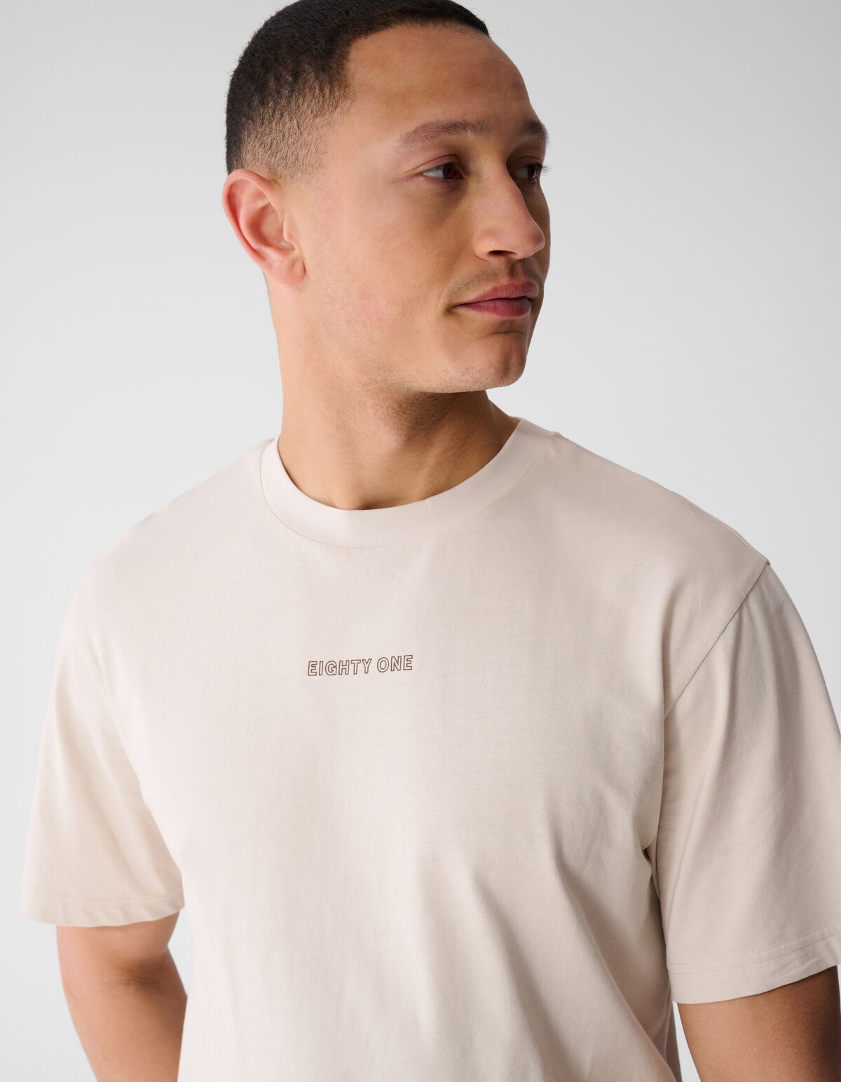 Eighty One T-shirt Zand