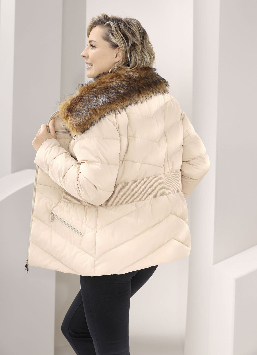 Jacke mit abnehmbarem Kunstpelz-Besatz am Kragen