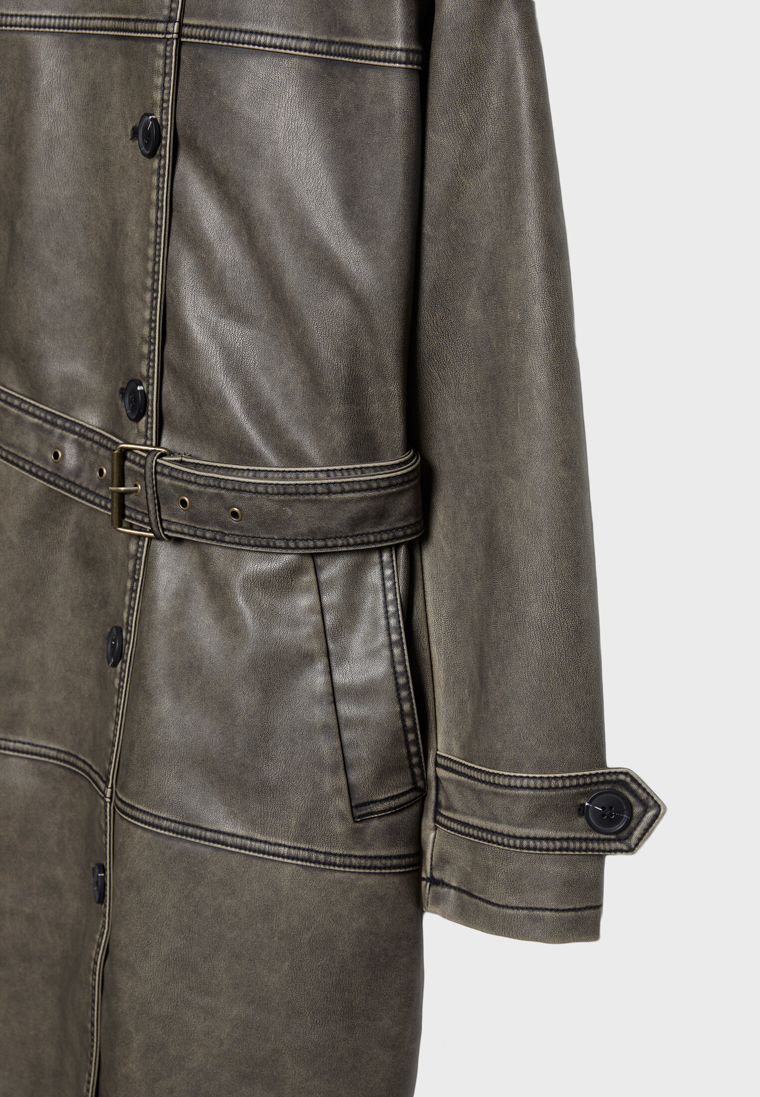 Casaco de couro sintético desbotado