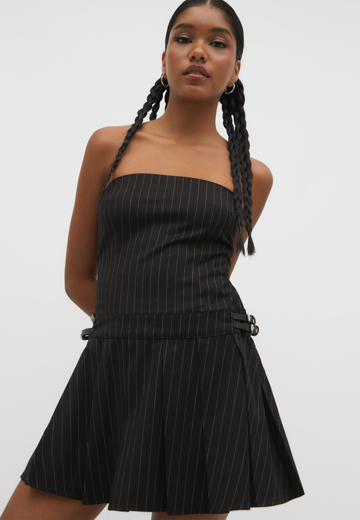 Vestido listrado com pregas