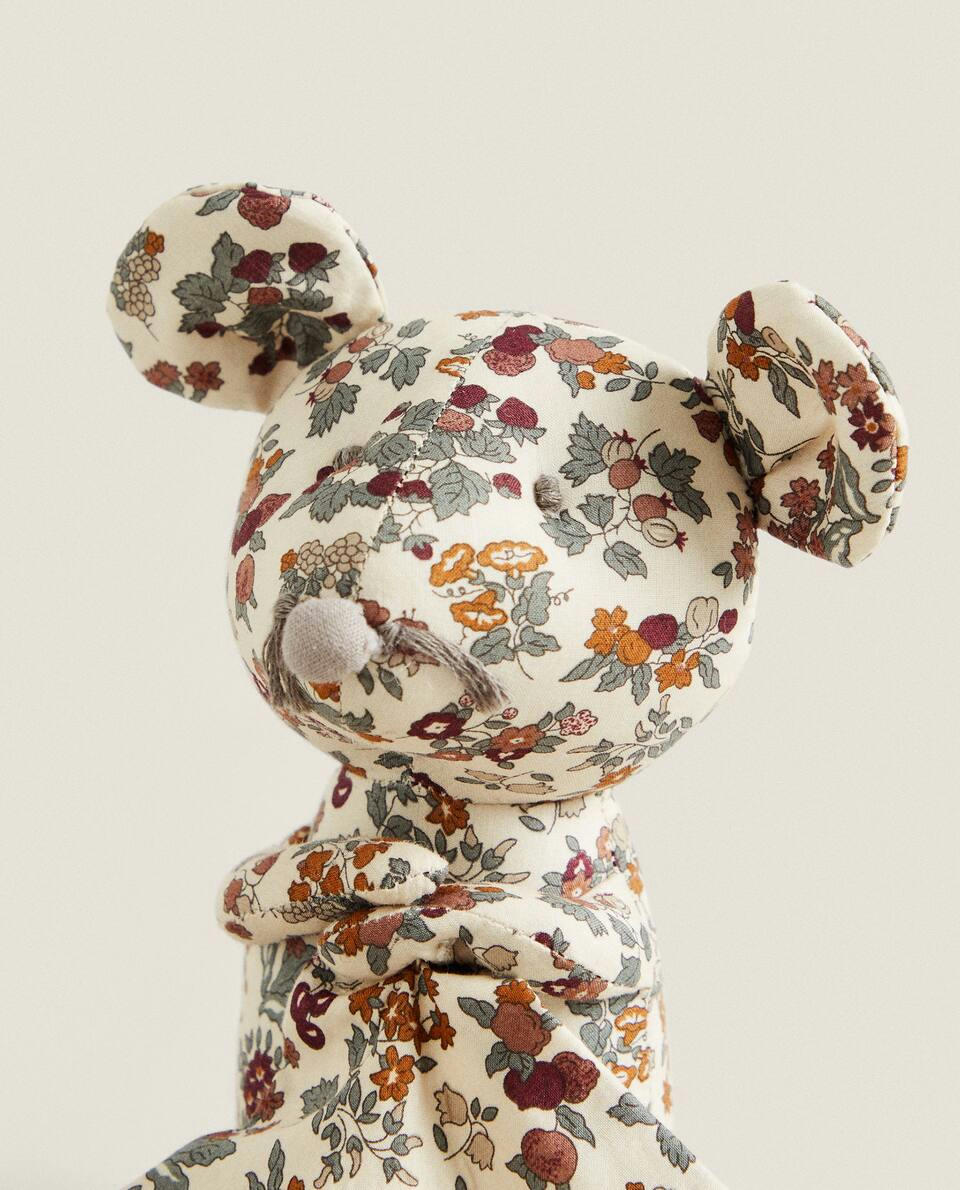 Ratinho de Pelúcia Infantil em Tecido com Estampa Floral