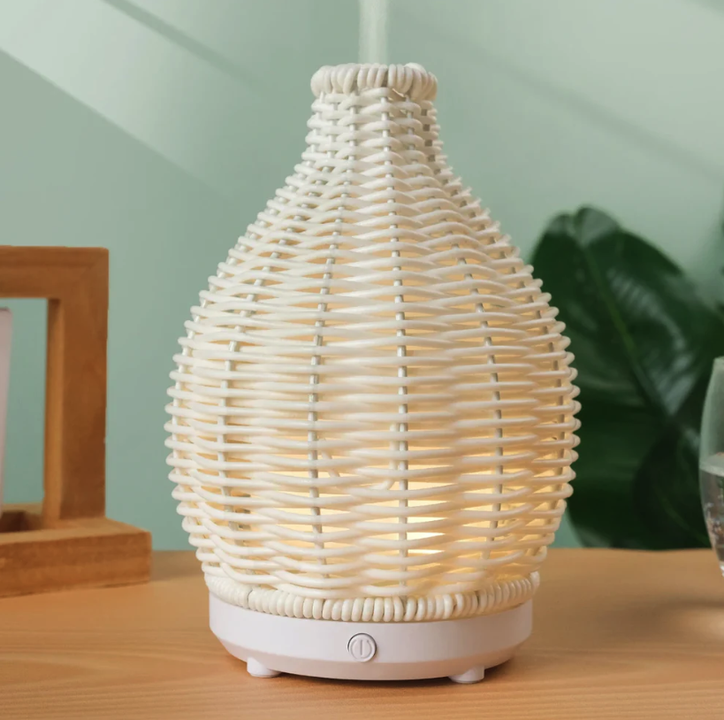 (200ml) USB Luftbefeuchter Aroma Öl Diffuser mit LED Beleuchtung im Rattan Look - Weiss