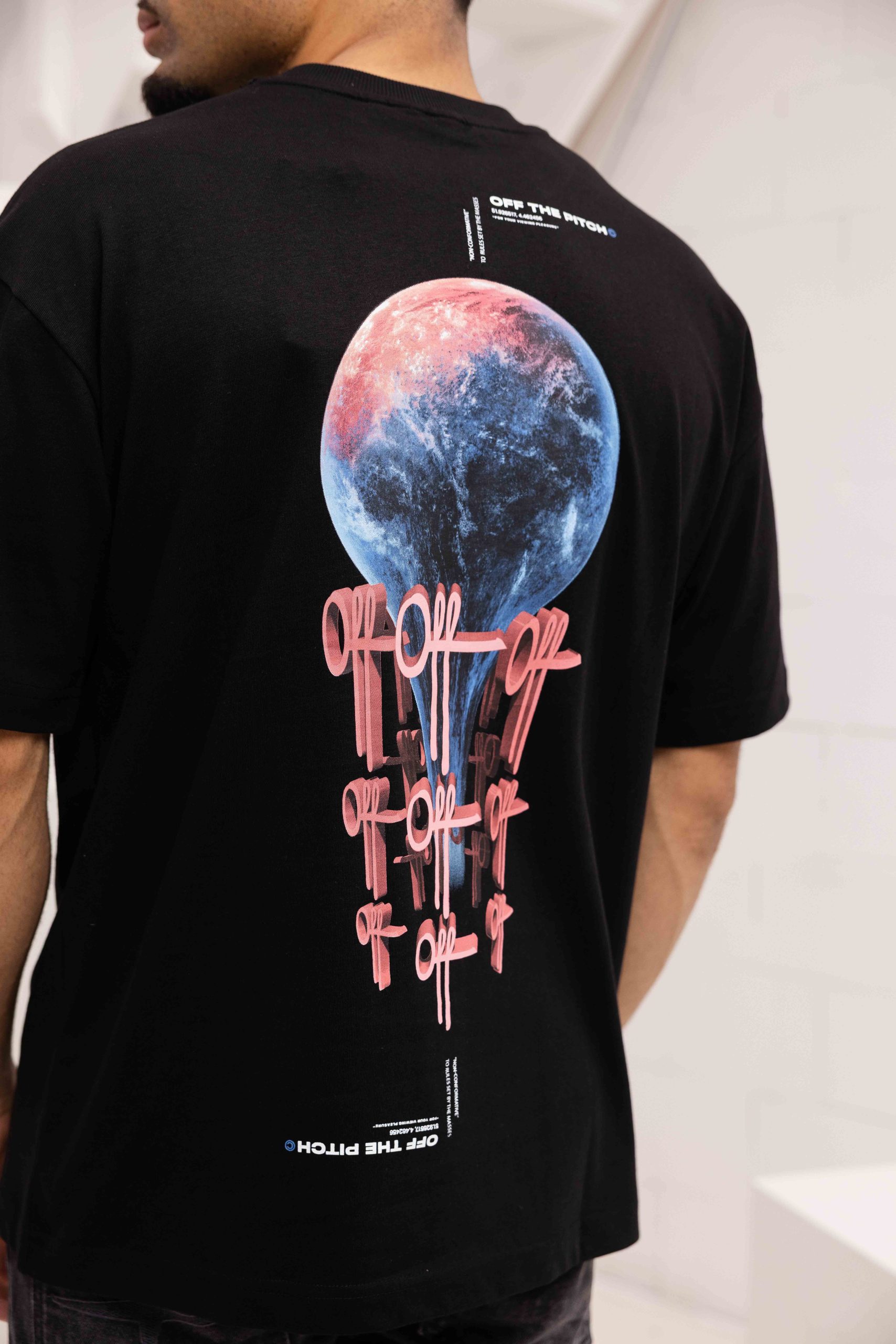 Off The Pitch World Loose Fit T-Shirt Heren Zwart