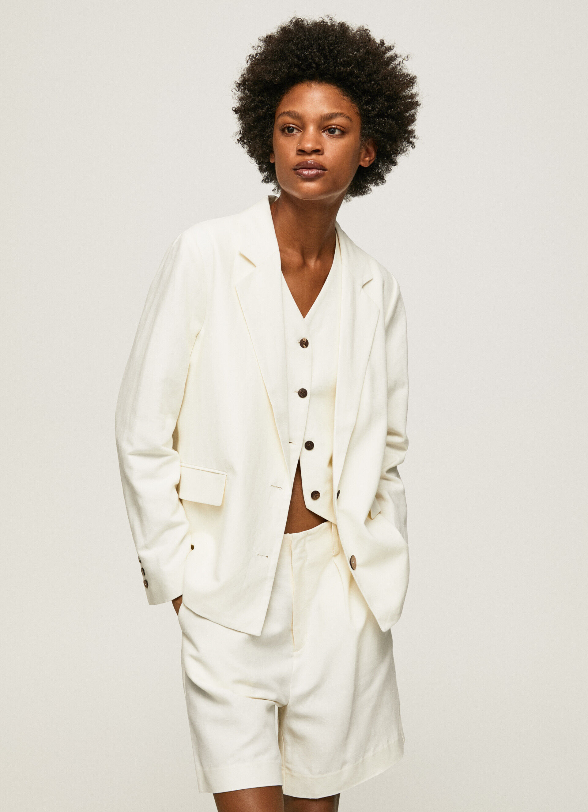 Blazer de linho com decote cruzado - branco mousse