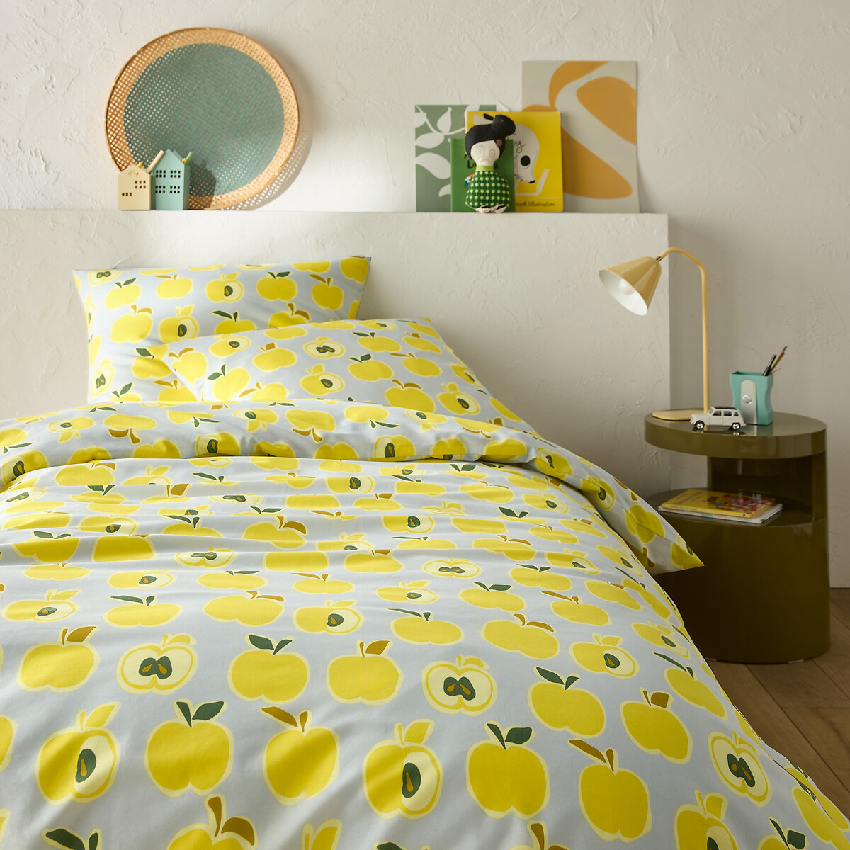 LA REDOUTE INTERIEURS<br>Conjunto de cama 50% algodão reciclado, fronha retangular. Estampa de maçã.