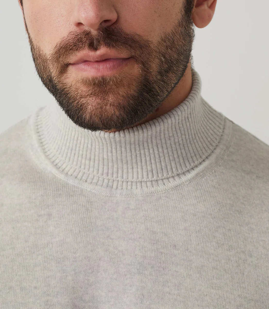 Pull col roulé beige 