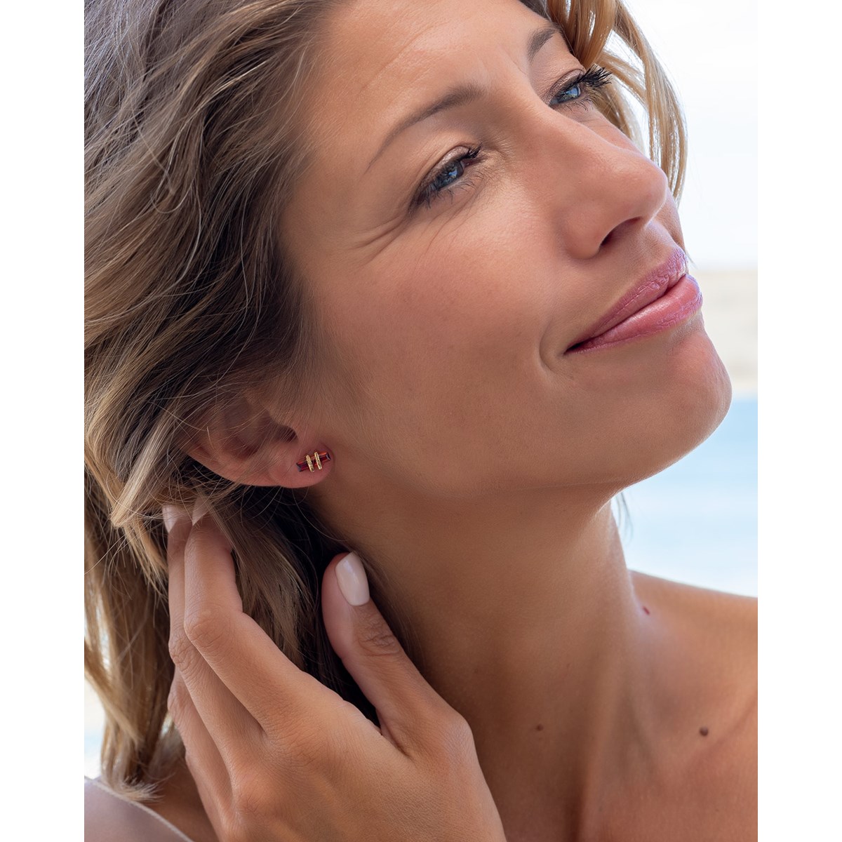 Boucles d'oreille plaqué or grenat synthétique forme rectangulaire