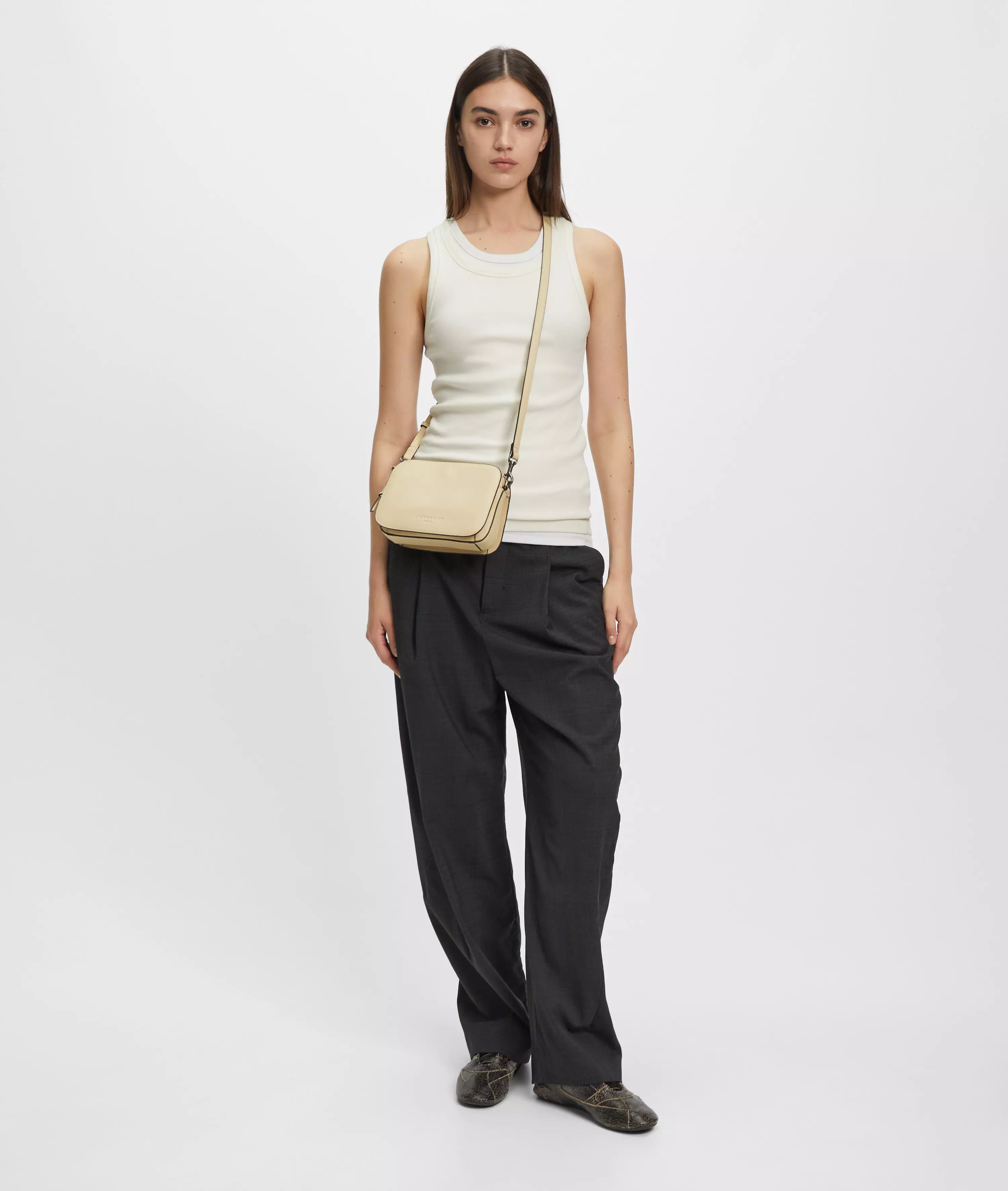 Luka Crossbody S Handy shoulder bag made from cowhide leather