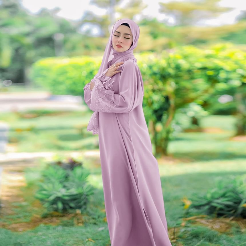 Lexama - Set: Maxi-jurk met uitlopende mouwen, effen kant en hijab