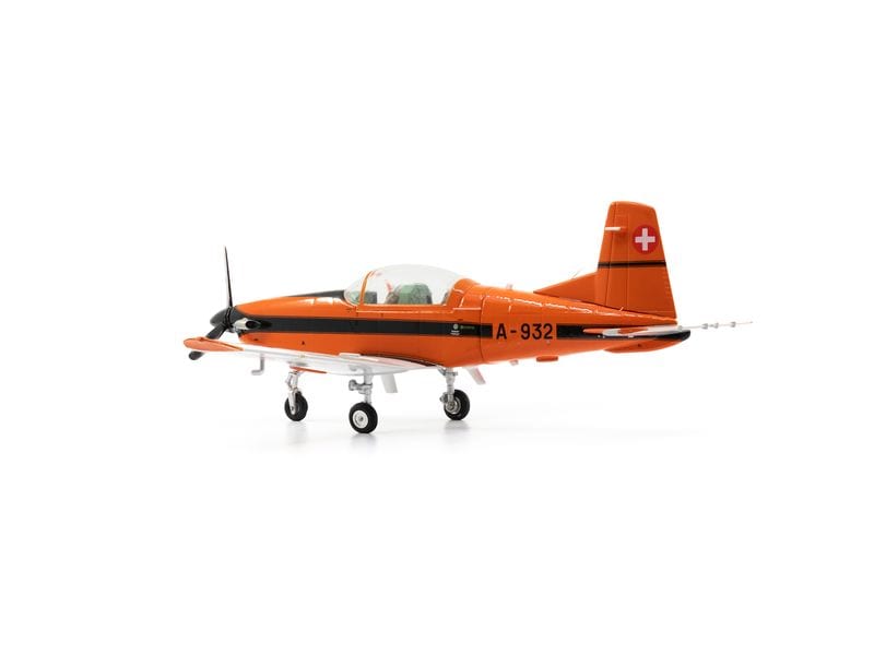 ACE Pilatus PC-7 A-932 - Ursprungsbemalung Orange 1:72 Detailliertes Flugzeugmodell