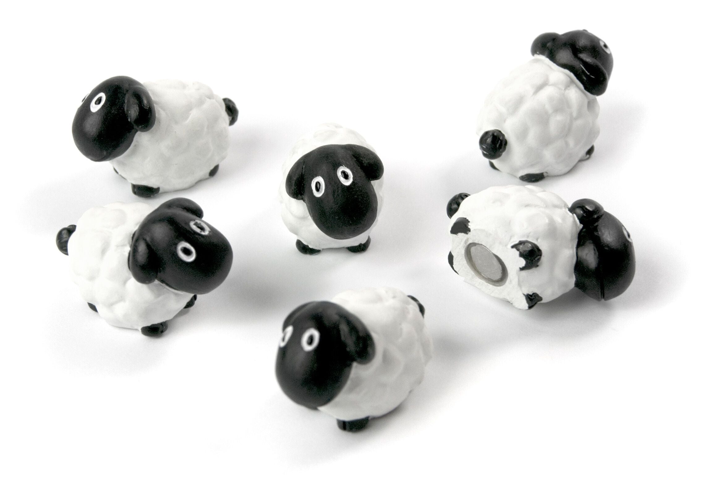 SHEEP Magnet - Schwarz / Weiss / B: 1.6 cm x T: 2.6 cm x H: 1.4 cm